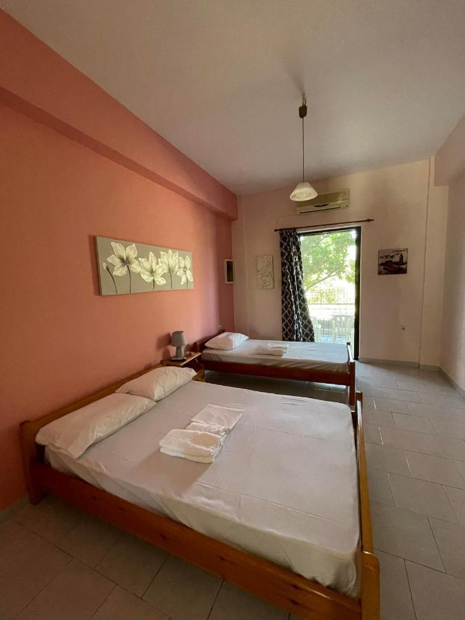 Yfantis Sakis Apartment'S Ератини Екстериор снимка