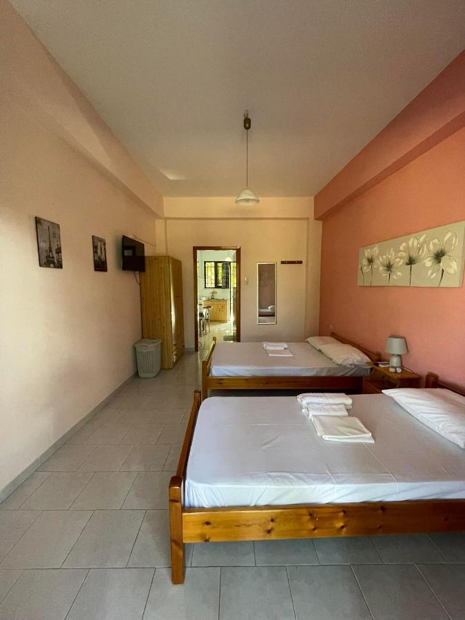 Yfantis Sakis Apartment'S Ератини Екстериор снимка