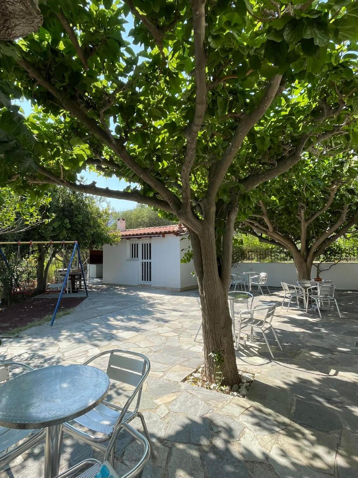 Yfantis Sakis Apartment'S Ератини Екстериор снимка