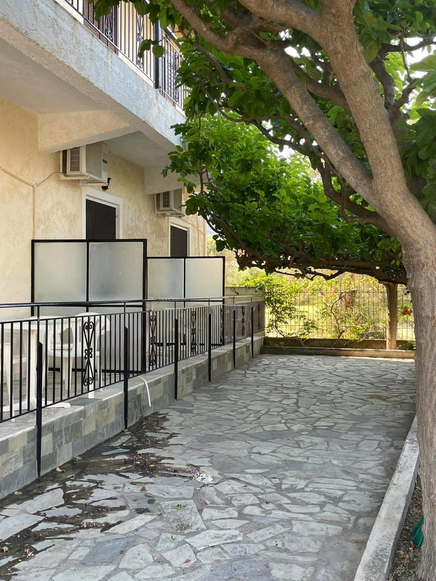 Yfantis Sakis Apartment'S Ератини Екстериор снимка